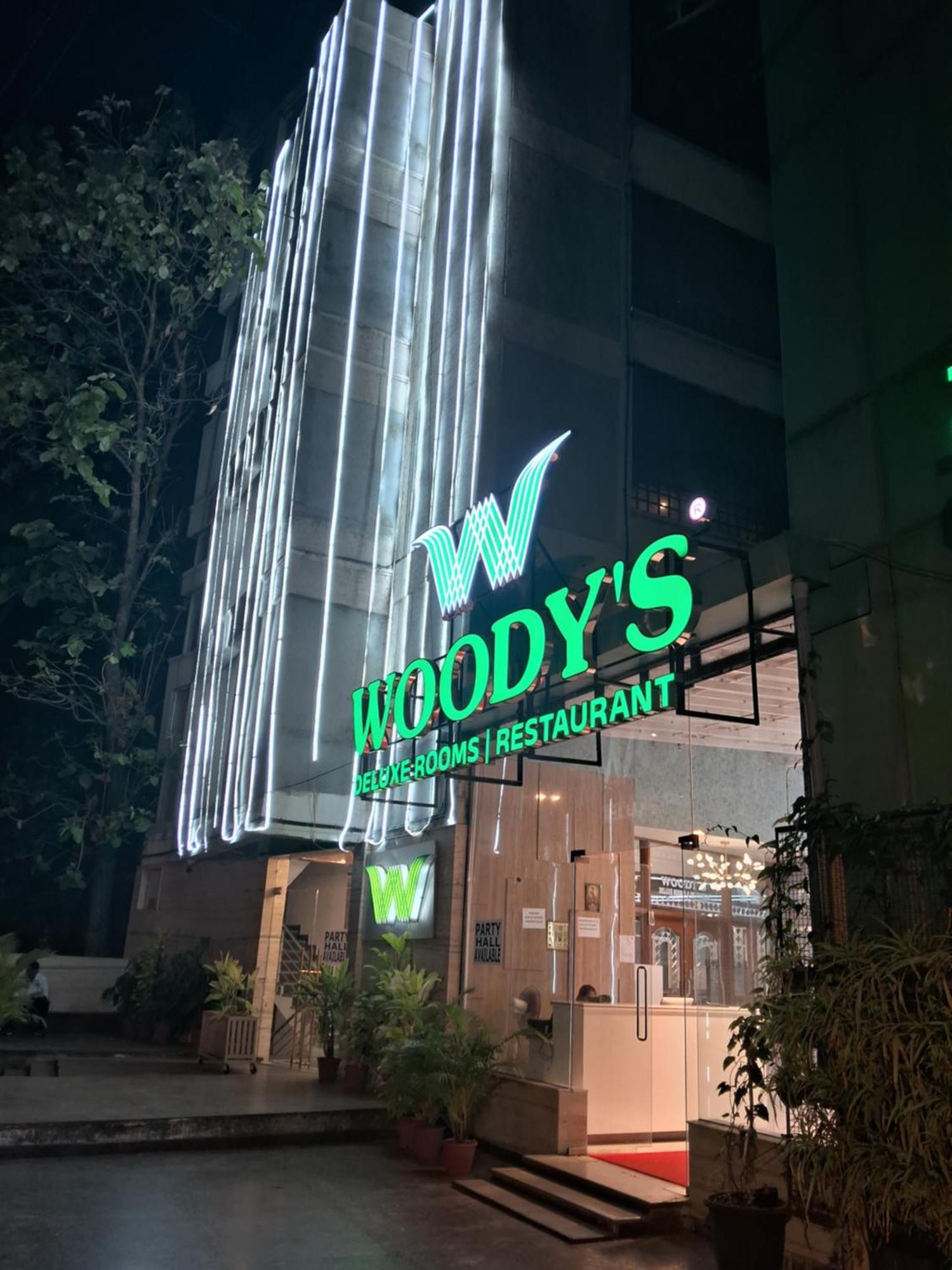 Woody'S Hotel Bangalore Ngoại thất bức ảnh