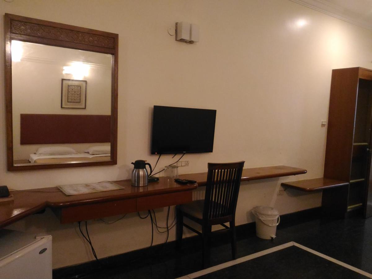 Woody'S Hotel Bangalore Ngoại thất bức ảnh